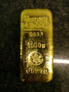 gold-1422084-225x300